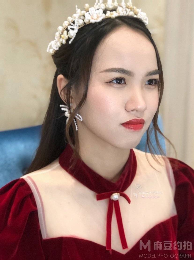 妆容模特
