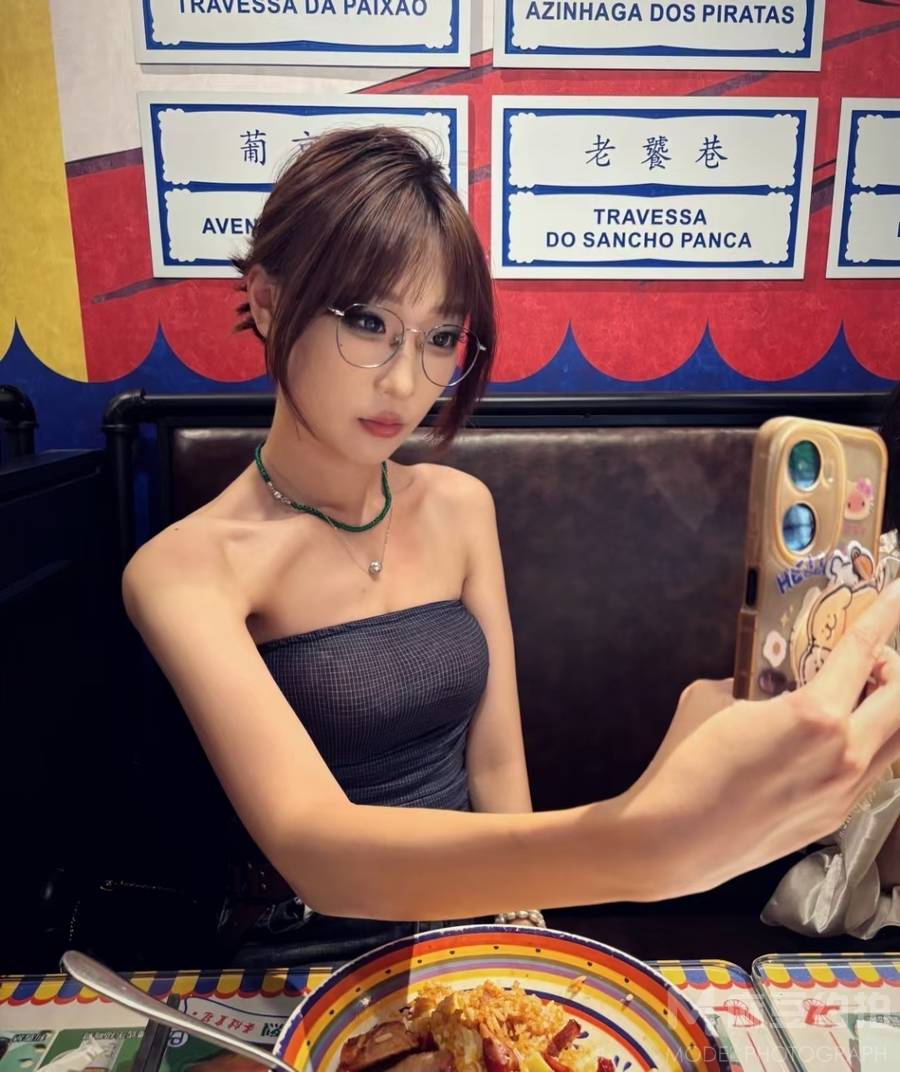 清新模特