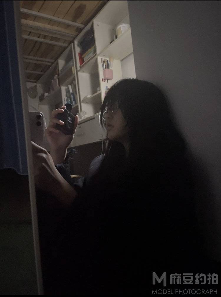 黑白模特