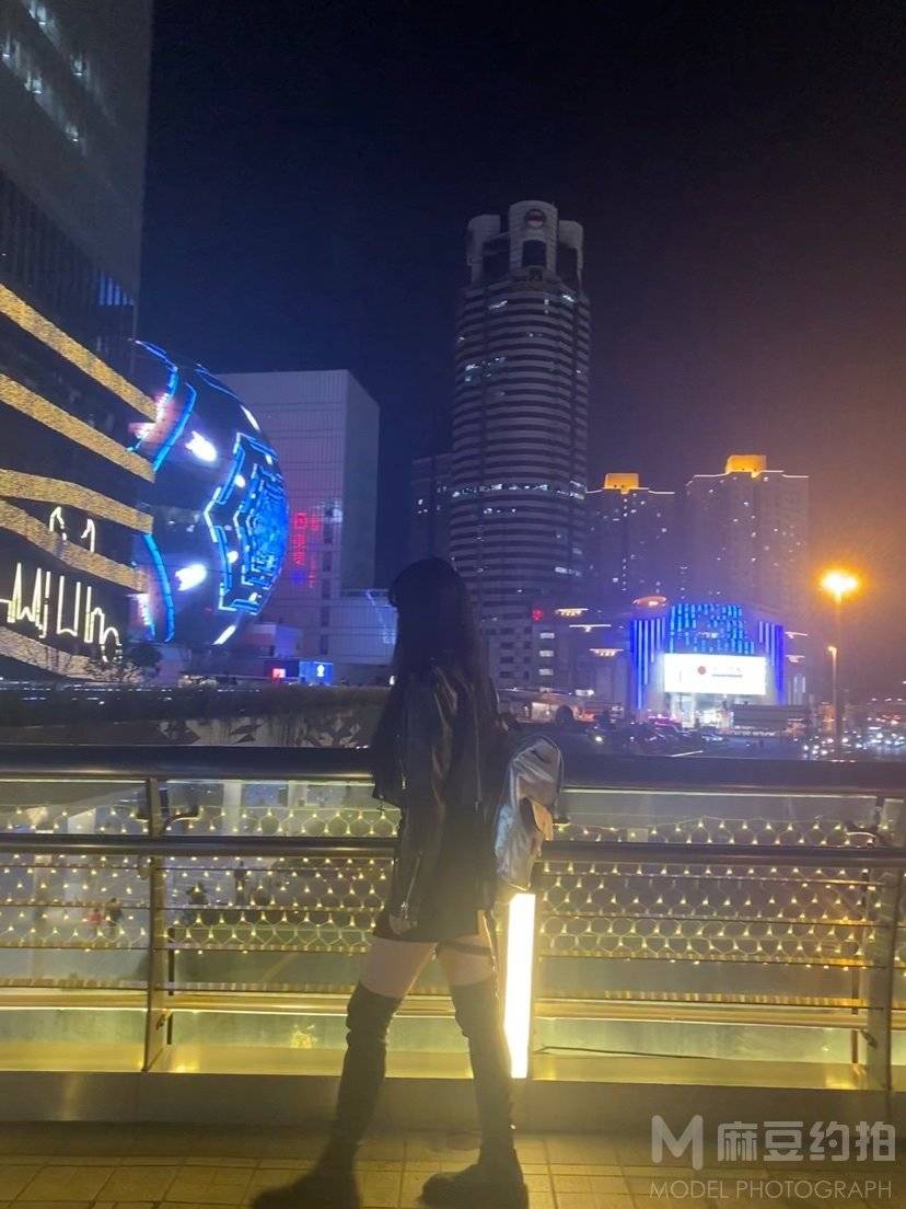 夜景模特