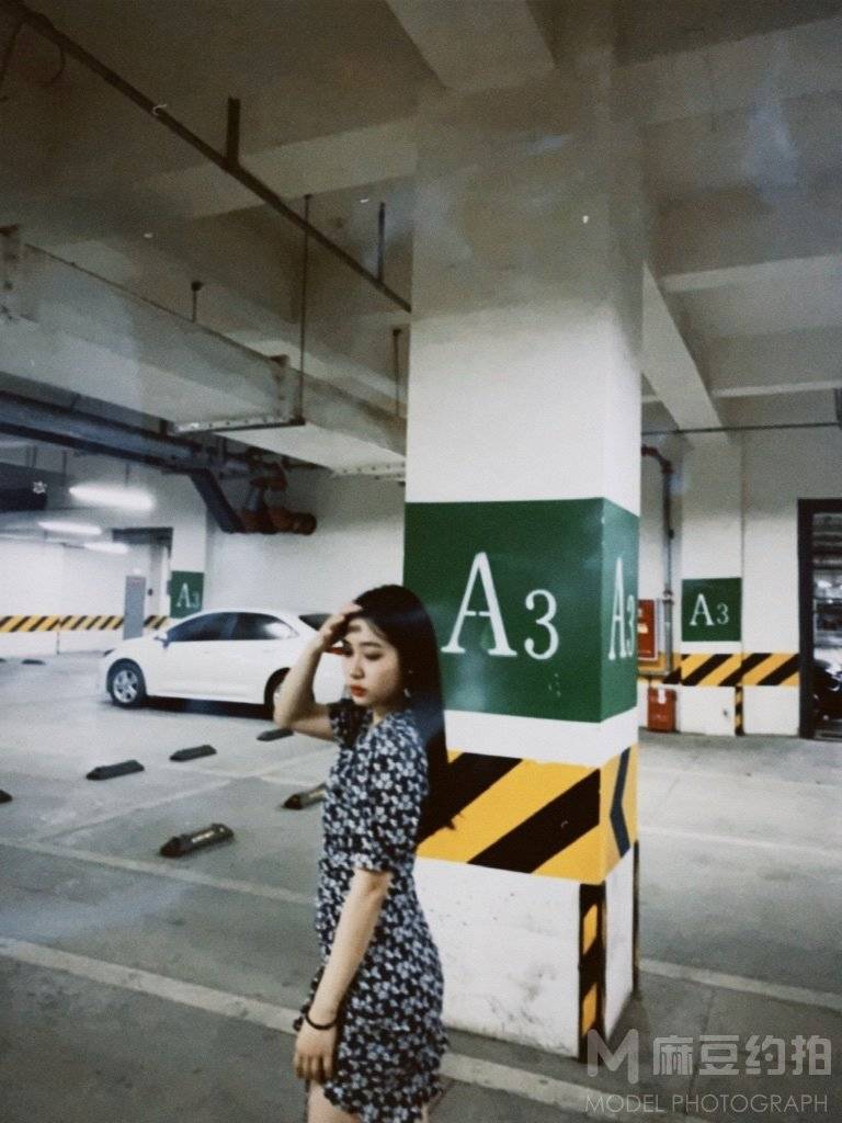 校园模特