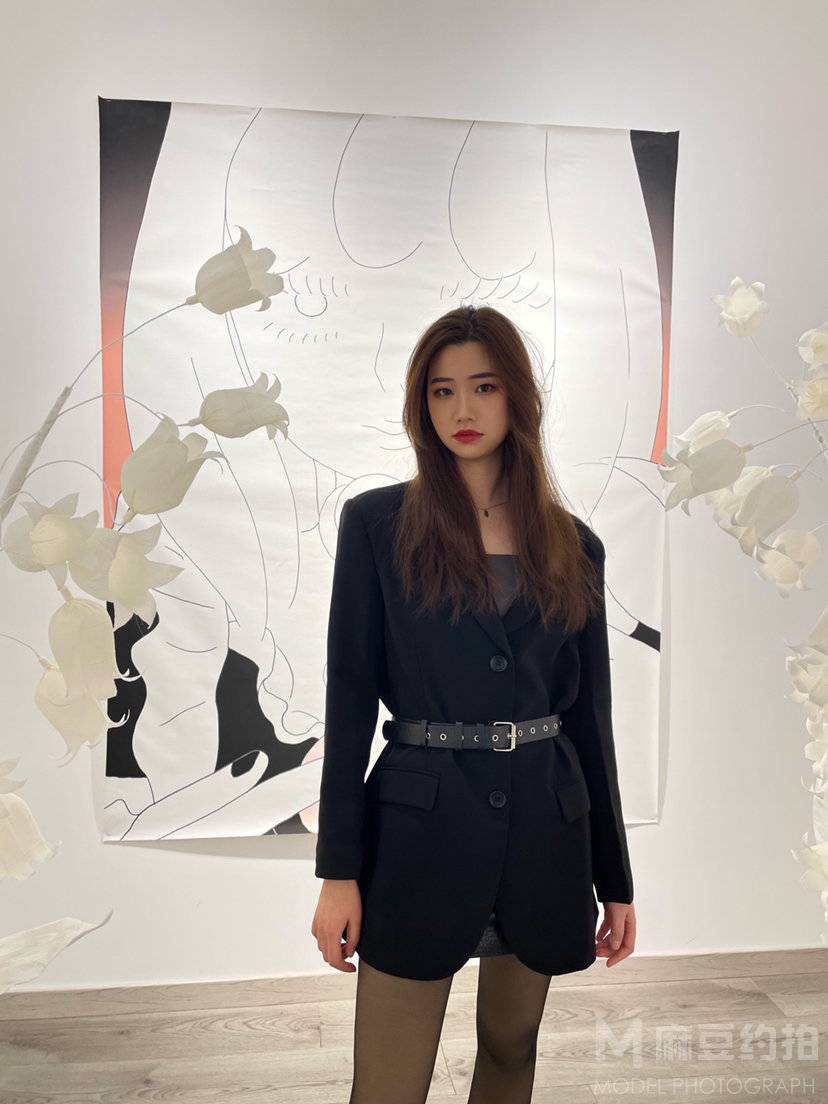 情绪模特