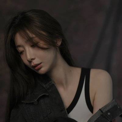 黑白模特