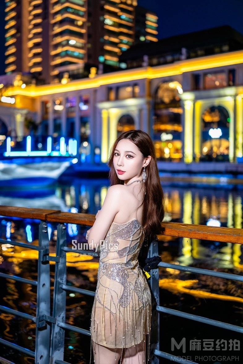 夜景模特