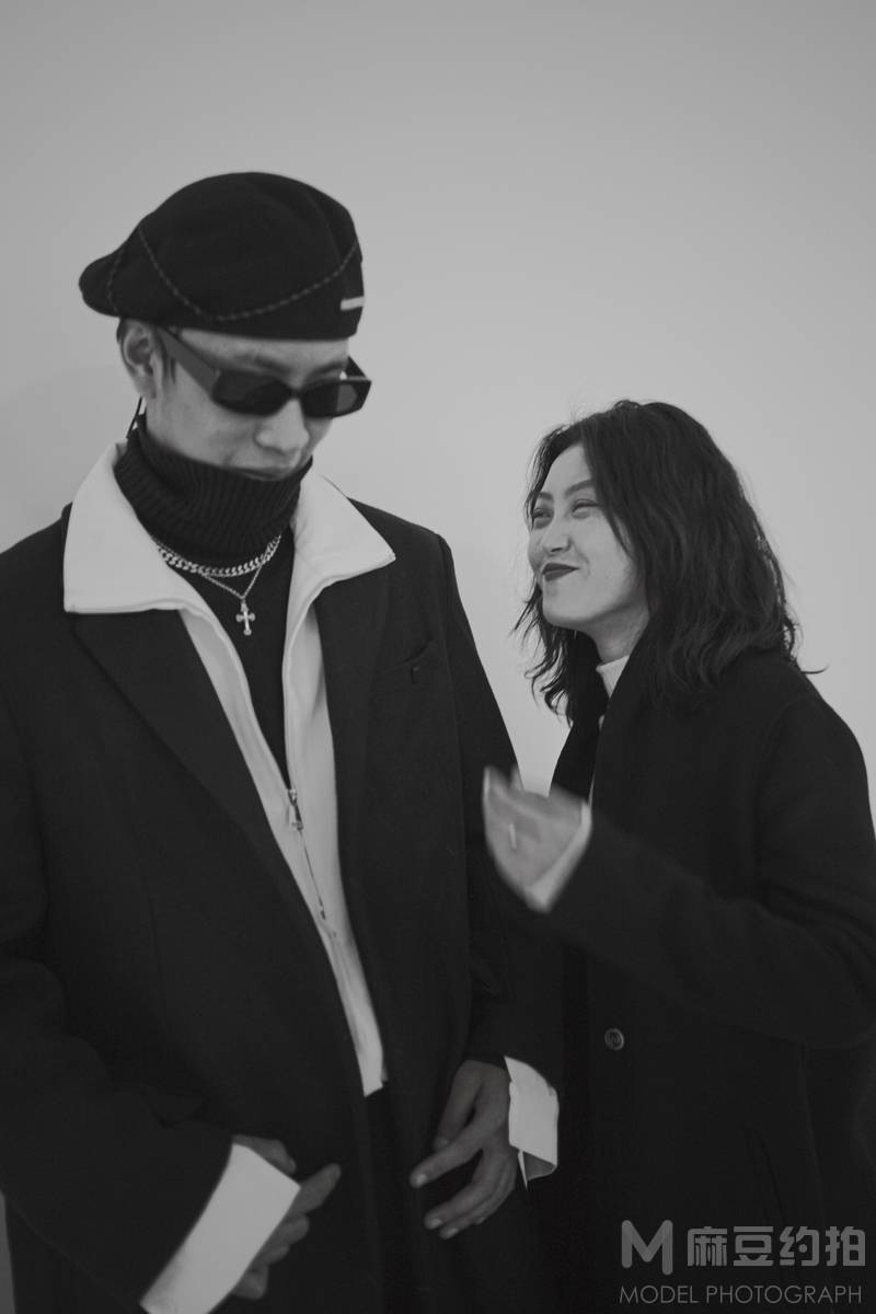 黑白模特