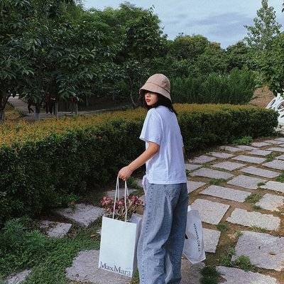 黑白模特