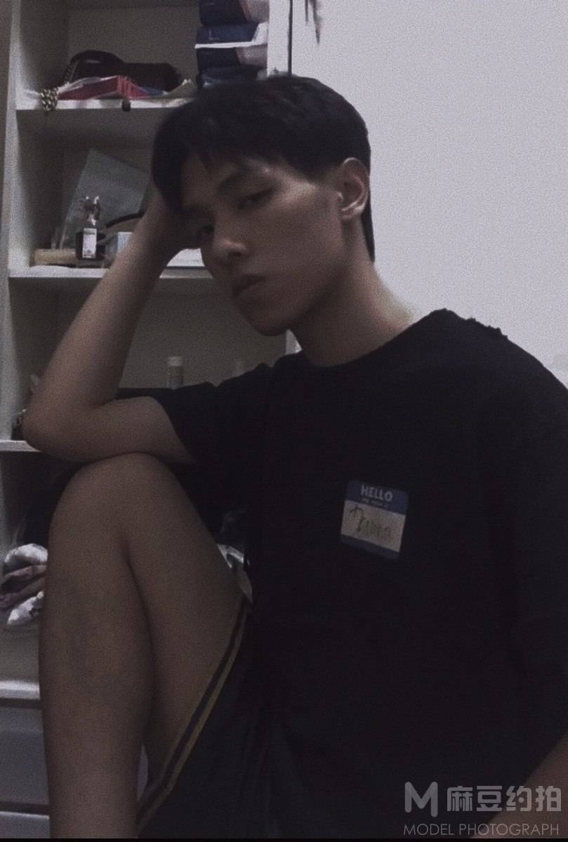 黑白模特