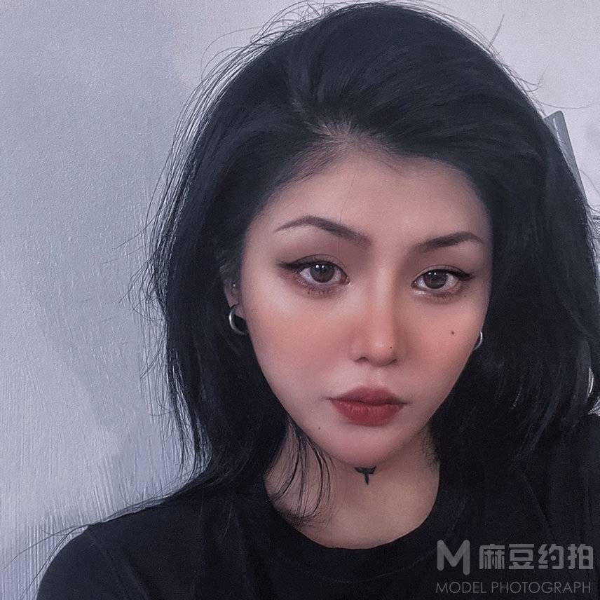 纪实模特