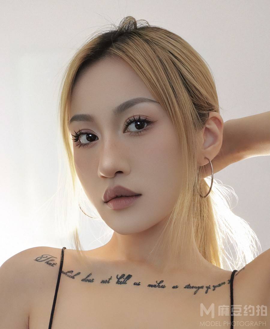 妆容模特