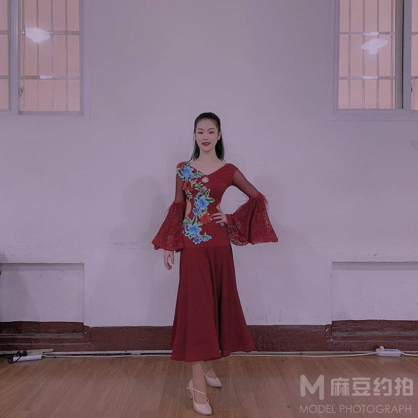 清新模特