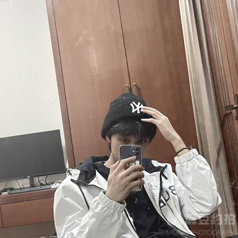 黑白模特