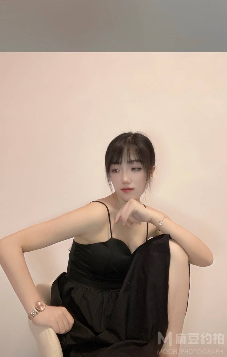 黑白模特