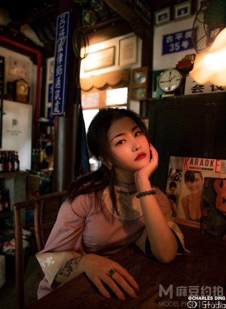 情绪模特