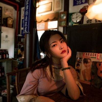 情绪模特