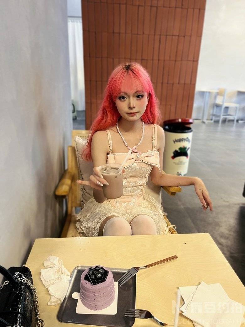 妆容模特