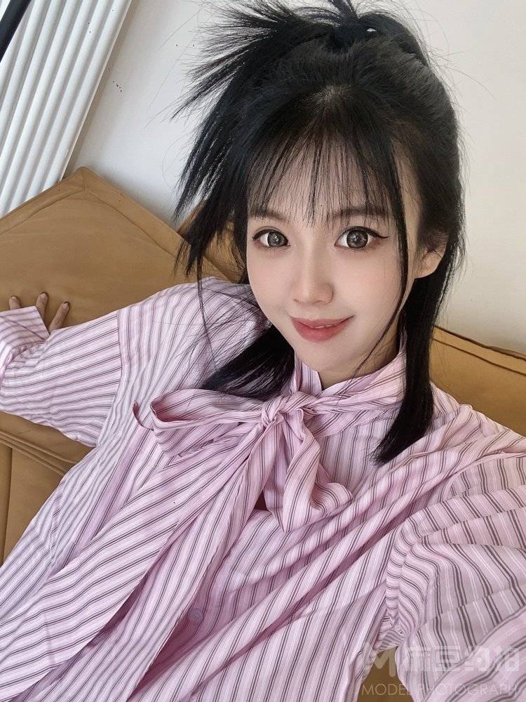 黑白模特