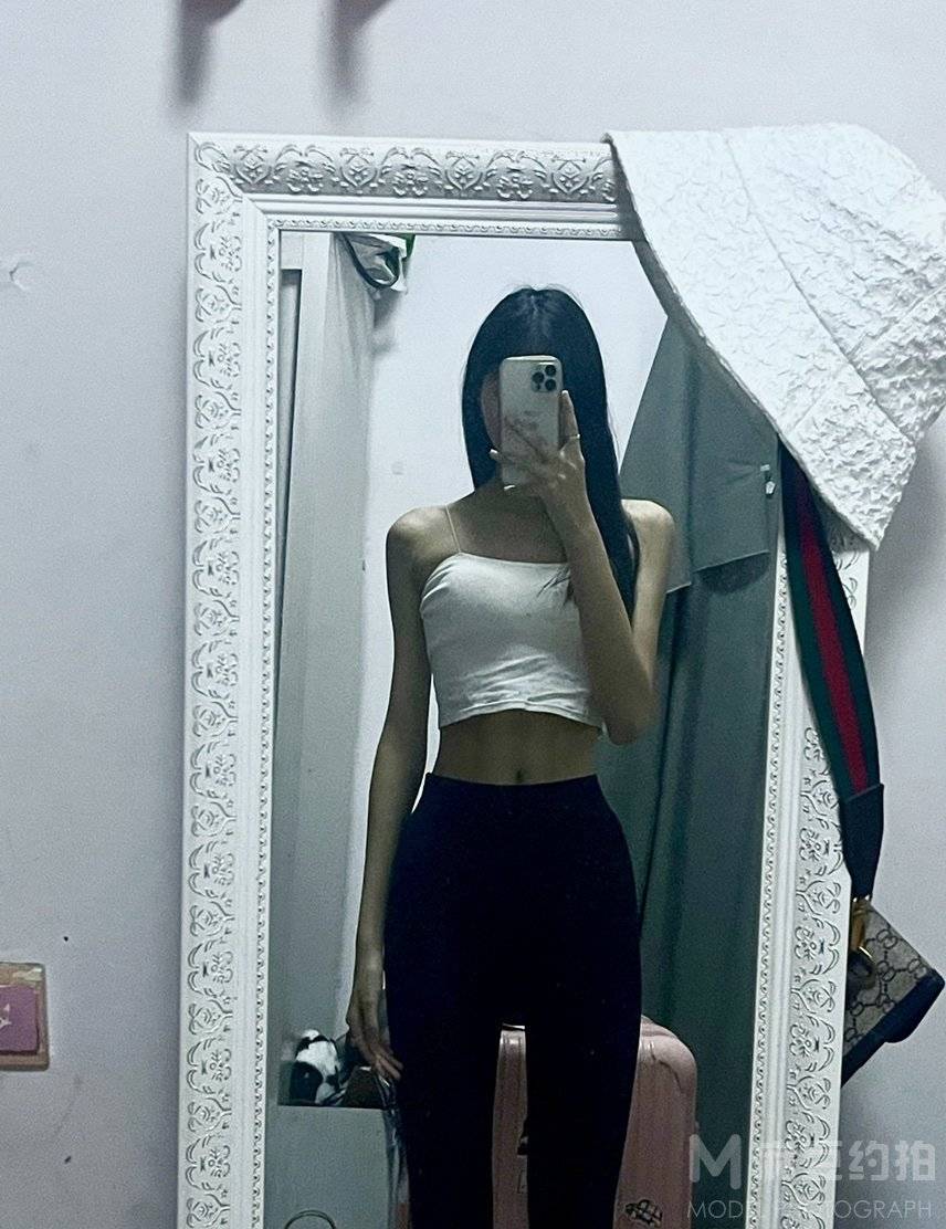 黑白模特