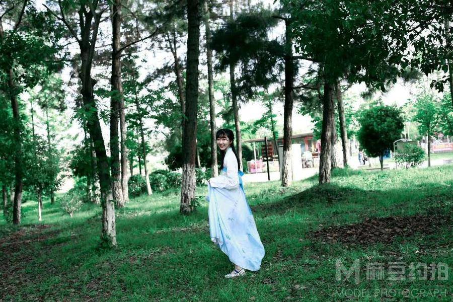 汉服模特