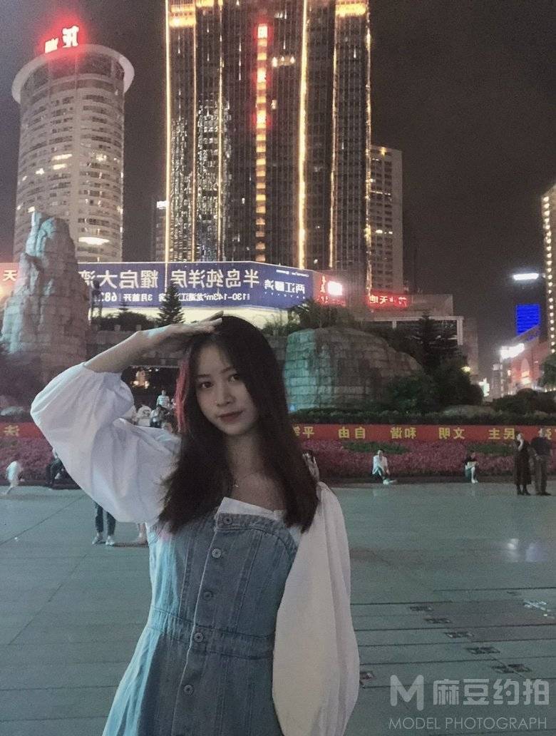 校园模特
