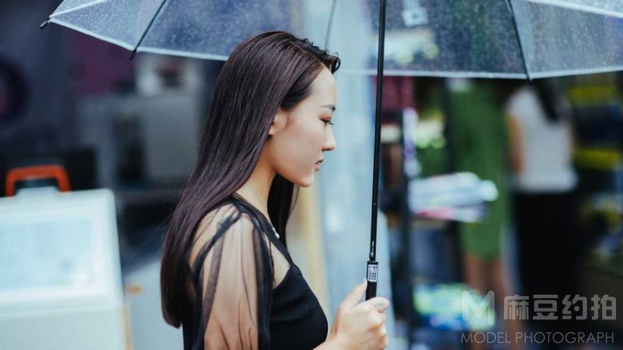 情绪模特