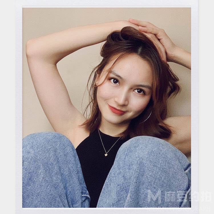黑白模特