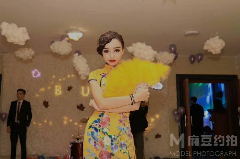 校园模特