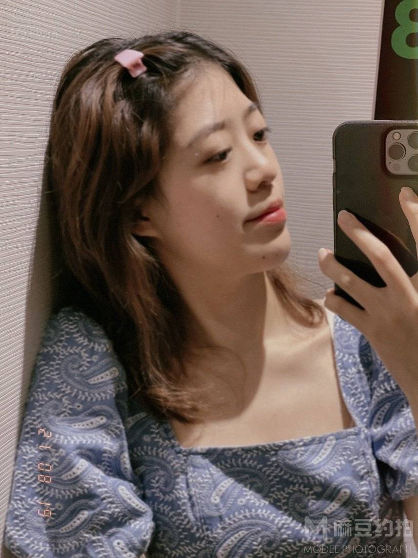 黑白模特