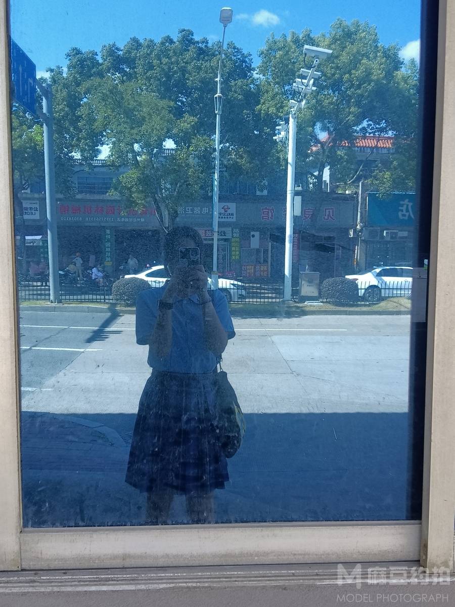 黑白模特