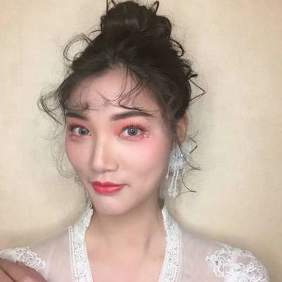 妆容模特