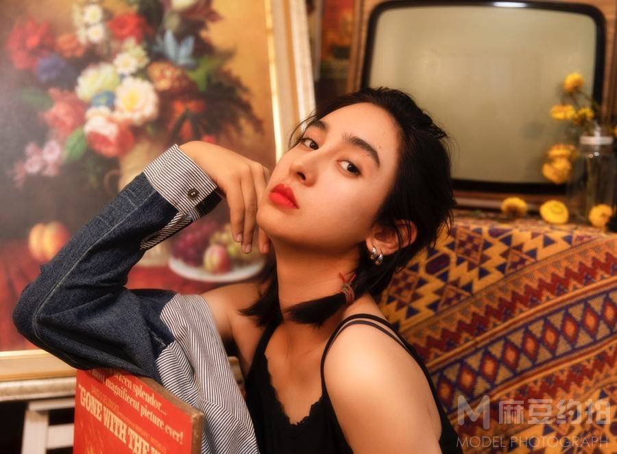 情绪模特