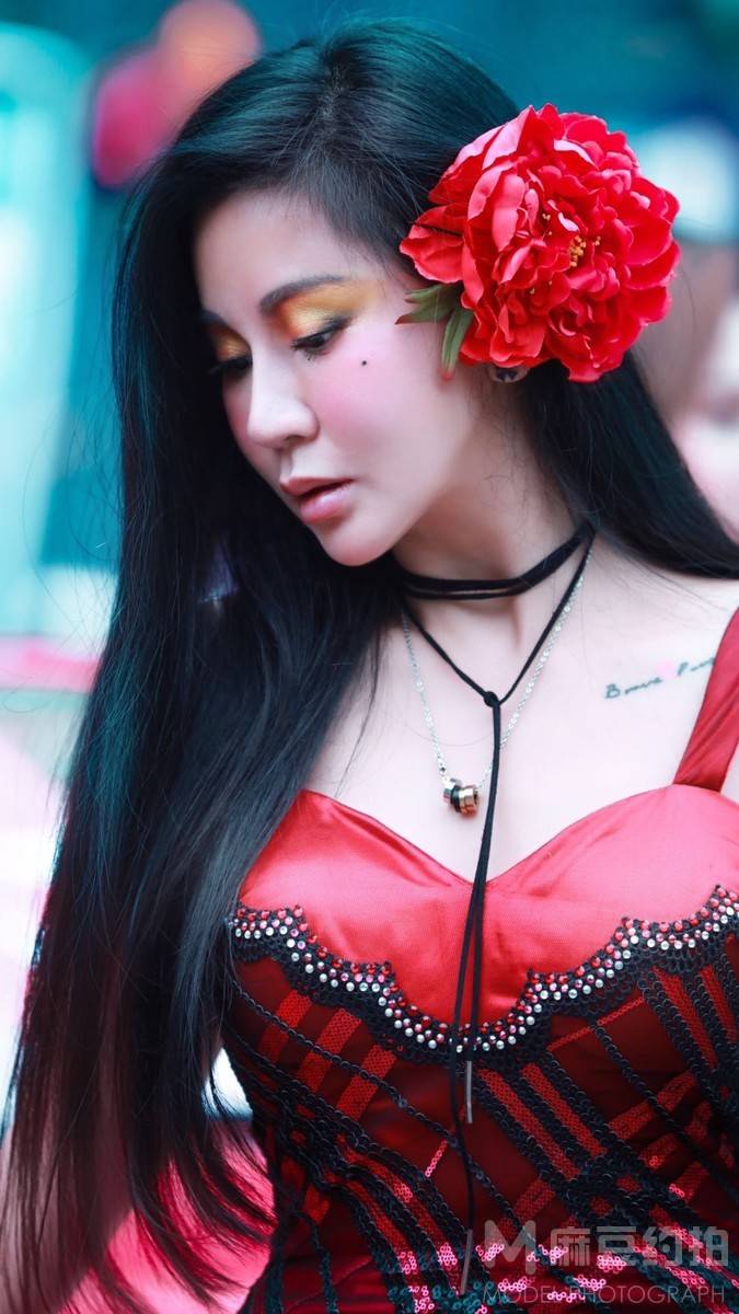 情绪模特