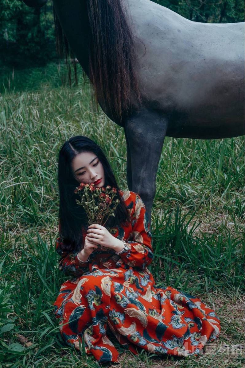 情绪模特