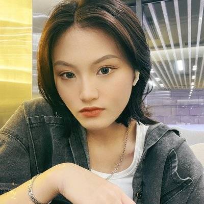 黑白模特