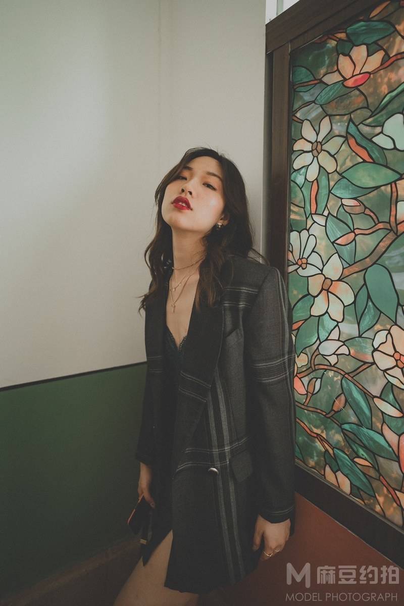 情绪模特