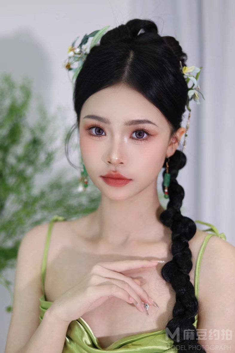 妆容模特