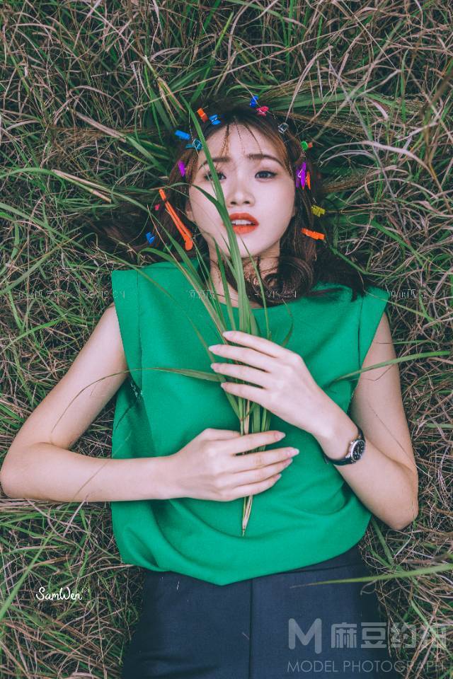 情绪模特