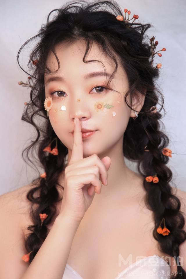 妆容模特
