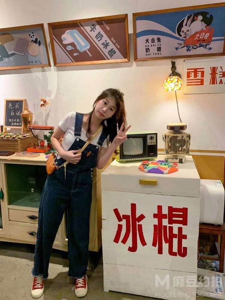 校园模特