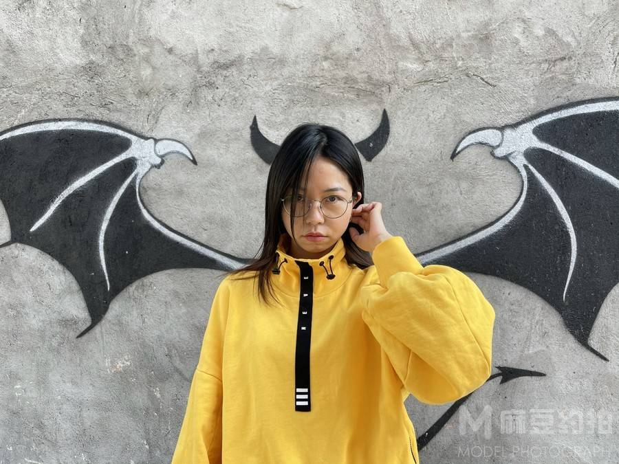 情绪模特