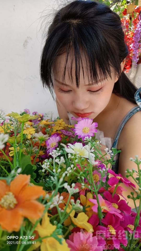 情绪模特