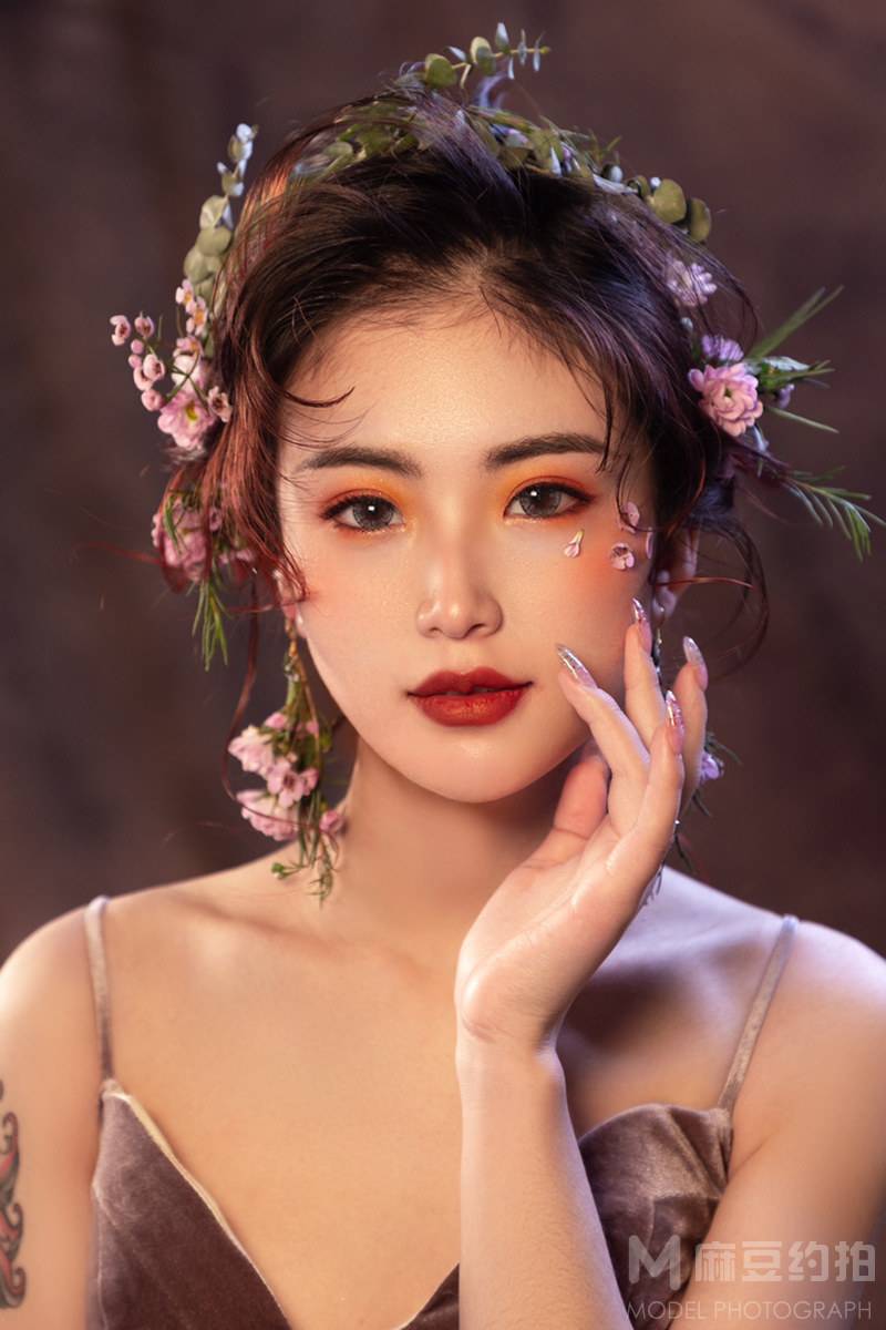 情绪模特