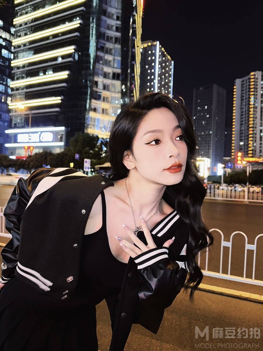 夜景模特