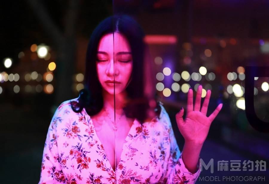 情绪模特