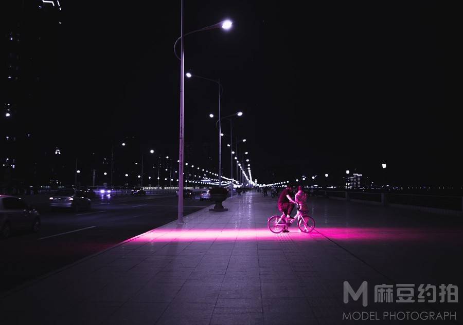 夜景模特