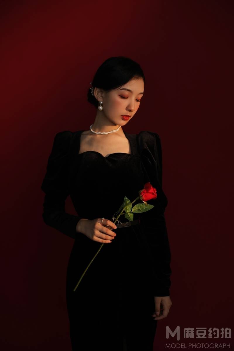 情绪模特