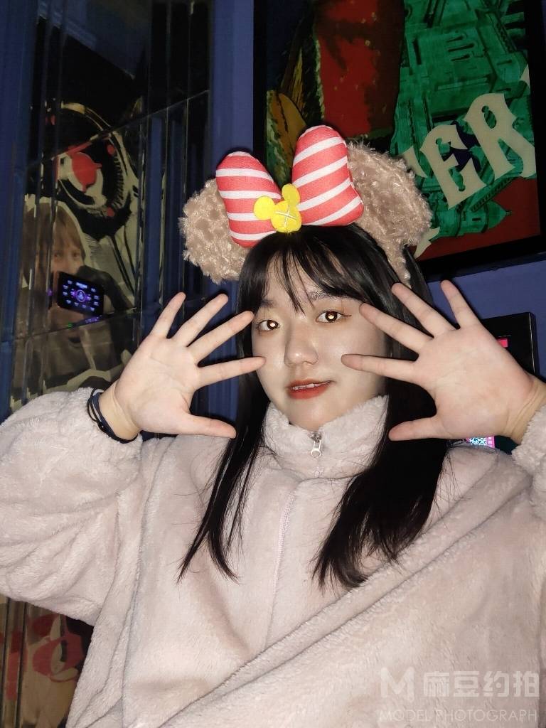 清新模特