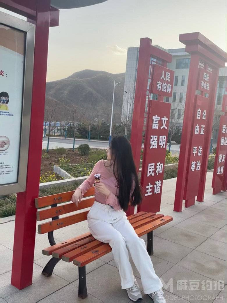 校园模特