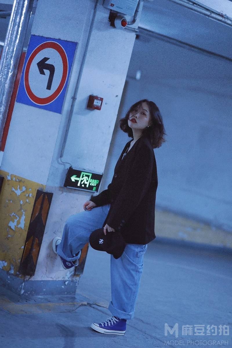 情绪模特