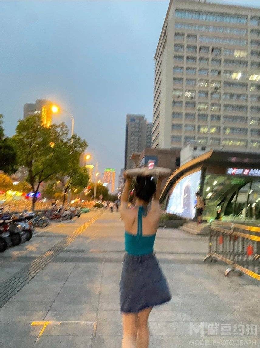 校园模特
