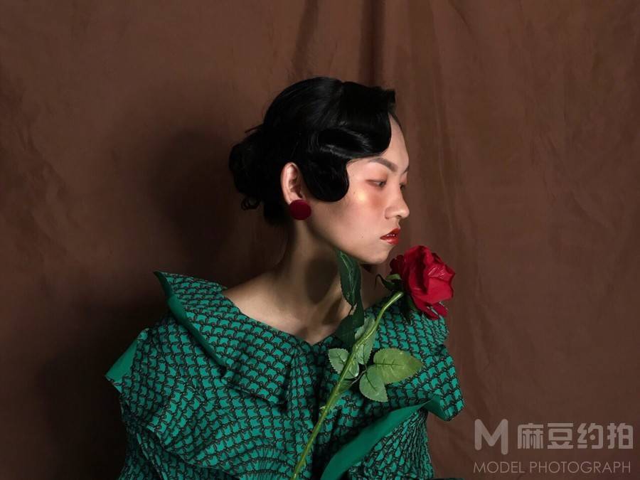 情绪模特